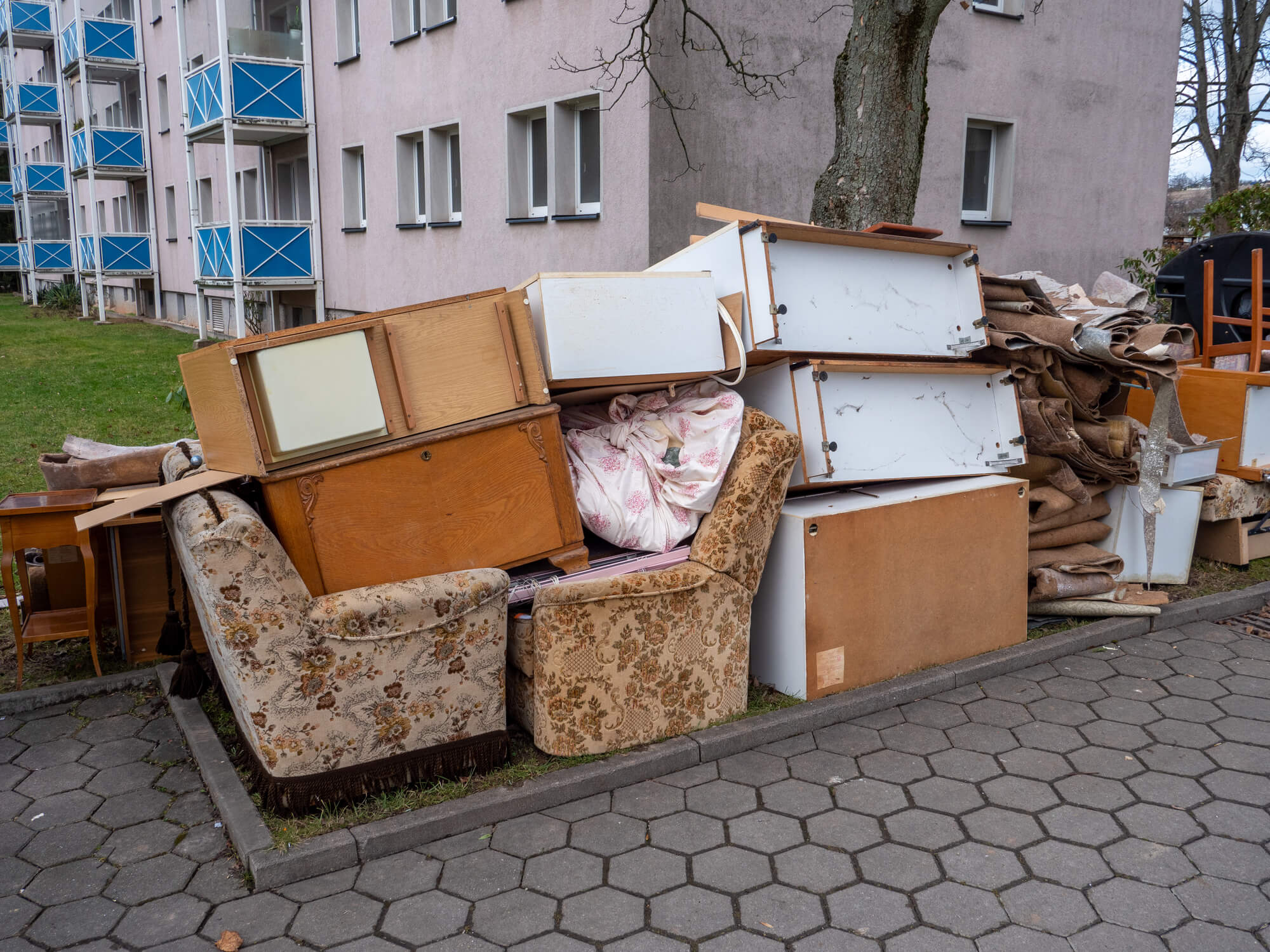 Möbel, Hausrat und Entsorgung bei einer Wohnungsauflösung